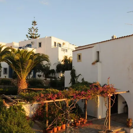 Village & Χερσόνησος