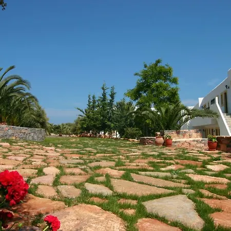 Village & Ξενοδοχείο 4*