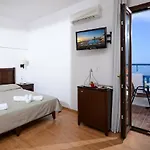 Village & 4* Hersonissos (Crete)
