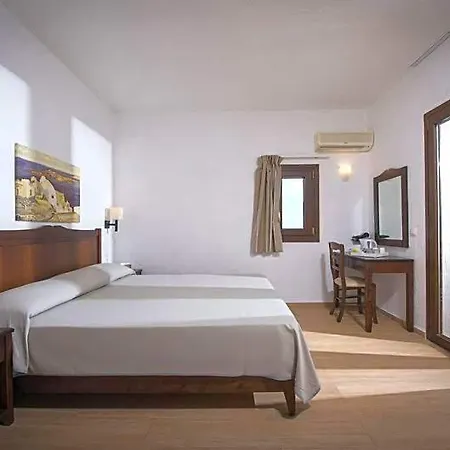 Hotel Village & 4*