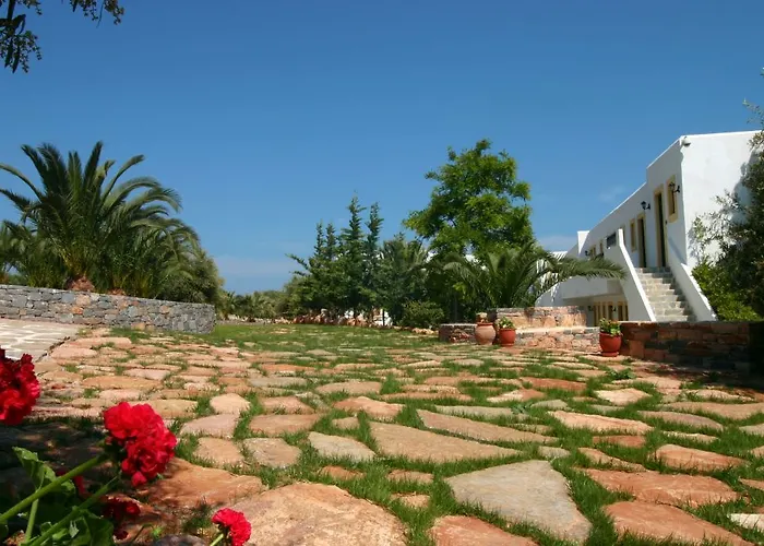 Village & Ξενοδοχείο 4*