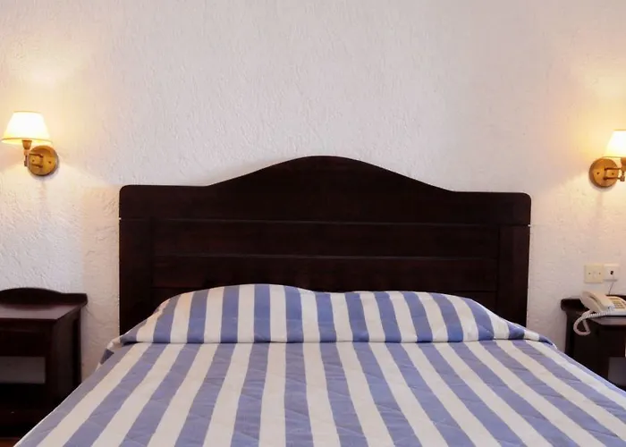 Village & 4* Χερσόνησος