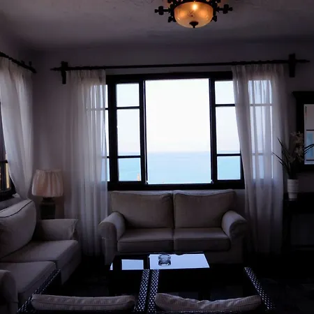 Village & 赫索尼索斯