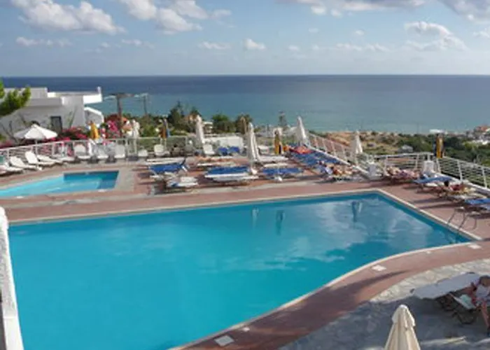 Village & 4* Hersonissos (Crete)