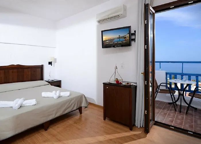 Village & 4* Hersonissos (Crete)